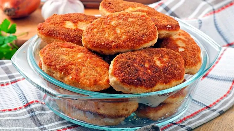 Kycklingkotletter från 1959 års bok Cooking. För att få samma smak, följ receptet till grammet. Och ingen vitlök, lök eller paprika.